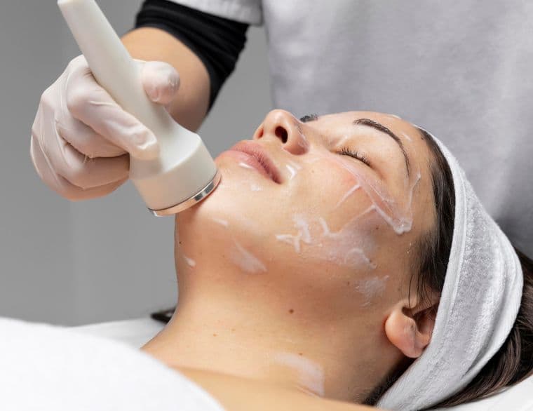 Апаратна косметологія